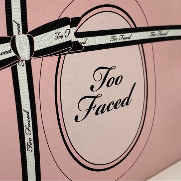 Too Faced Makeup Bag & Better Than Sex Mascara - Picture 6 of 13